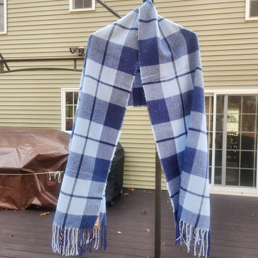 Steve Madden Blue and White Plaid Women's "Blanket Scarf" NEW WITH TAGS